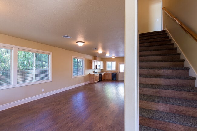 436 10th NW St in Corvallis, OR - Building Photo - Building Photo