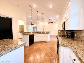 4125 13th Ave SW in Naples, FL - Building Photo - Building Photo