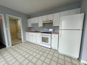 155 E Central St, Unit R in Franklin, MA - Building Photo - Building Photo