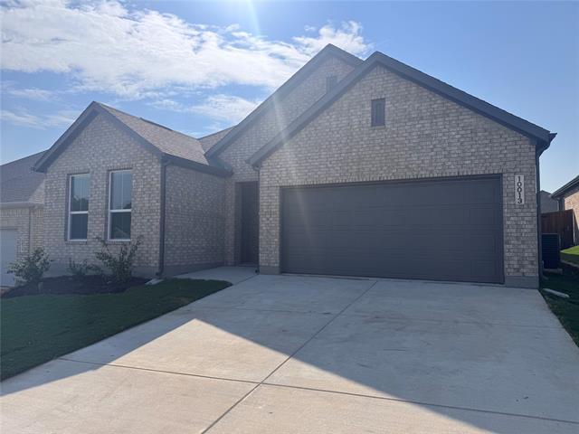 10013 Warlander Dr in Providence Village, TX - Building Photo - Building Photo