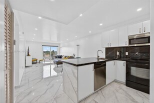 8250 Byron Ave in Miami Beach, FL - Building Photo