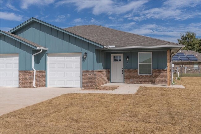 property at 568 Parkhill Cir