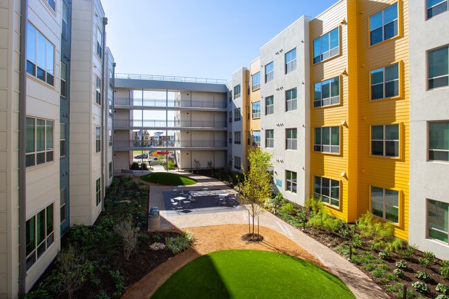 The Jordan at Mueller in Austin, TX - Foto de edificio - Building Photo