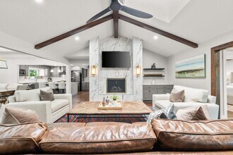 6926 Royal Ln in Dallas, TX - Building Photo - Building Photo