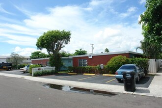 South K Street Apartments in Lake Worth, FL - Building Photo - Building Photo