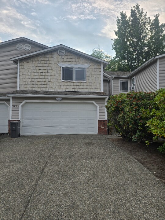 3225 156th St SW in Lynnwood, WA - Building Photo