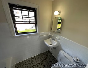 15 Dudley St, Unit A in Arlington, MA - Building Photo - Building Photo