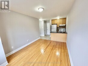 11 Thirty Third St in Toronto, ON - Building Photo - Building Photo