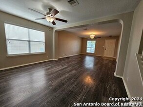 11623 Valley Garden in San Antonio, TX - Building Photo - Building Photo