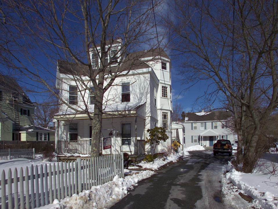 174 Main St in Hyannis, MA - Building Photo