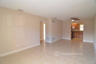 5118 Town N Country Blvd in Tampa, FL - Building Photo - Building Photo