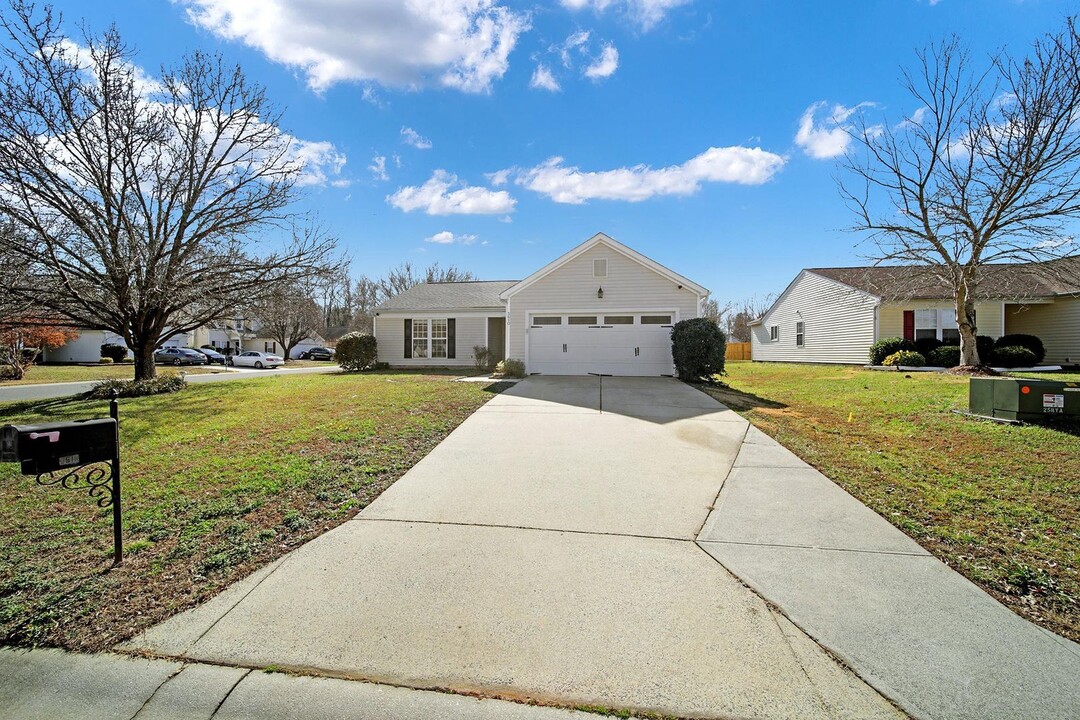 3610 Southern Ginger Dr in Indian Trail, NC - Building Photo