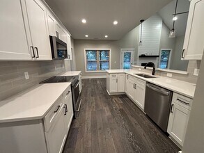 1240 N Austin Springs Rd in Piney Flats, TN - Building Photo - Building Photo