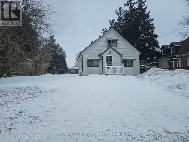 112 Bridge St W in Waterloo, ON - Building Photo - Building Photo