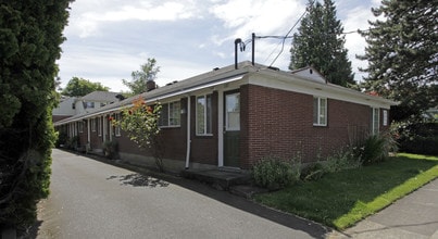 Rosegate Apartments in Portland, OR - Building Photo - Building Photo