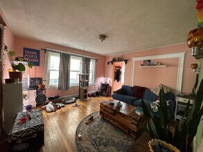 31 Edgar Ave, Unit 1 in Somerville, MA - Building Photo - Building Photo