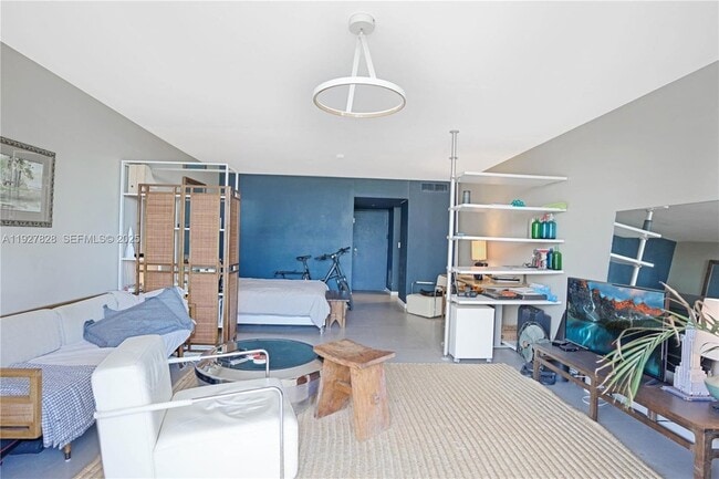 800 West Ave, Unit 524 in Miami Beach, FL - Building Photo - Building Photo