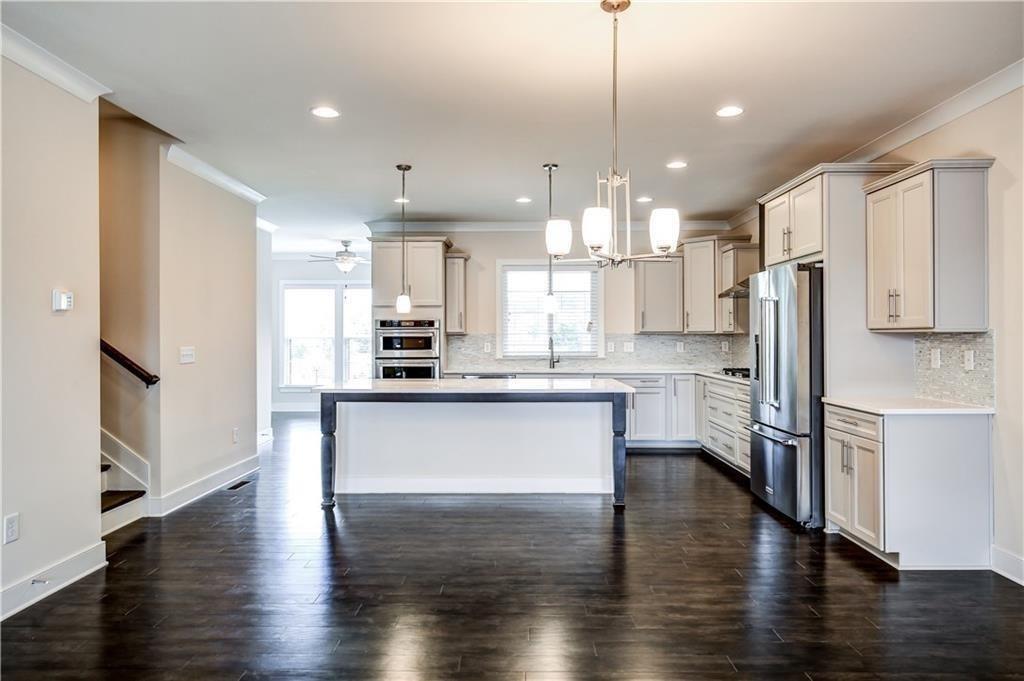 827 Stone Ridge Ln NE in Atlanta, GA - Building Photo