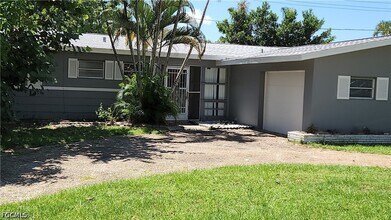 1530 Passaic Ave in Ft. Myers, FL - Building Photo - Building Photo