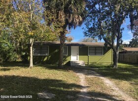 332 Palm Ave in Cocoa, FL - Building Photo