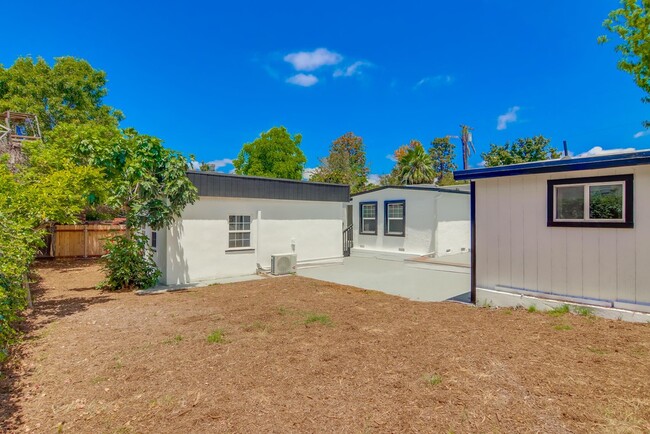 4414 Dale Ave in La Mesa, CA - Building Photo - Interior Photo