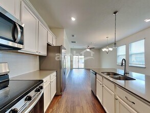 2111 Saffron Walden Dr in Plant City, FL - Building Photo - Building Photo