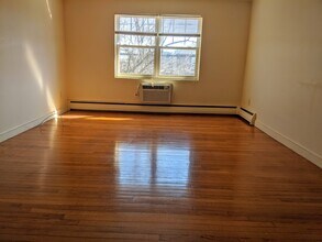 26 Grove St, Unit 12 in Arlington, MA - Building Photo - Building Photo