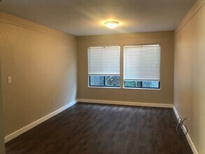 1725 Foxwood Dr in Tracy, CA - Building Photo - Building Photo