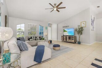 2705 SW 11th Pl in Cape Coral, FL - Building Photo - Building Photo