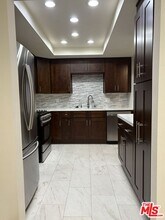 8162 Manitoba St in Los Angeles, CA - Building Photo - Building Photo