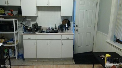 1518 N Greenview Ave-Unit -Unit 2G in Chicago, IL - Building Photo - Building Photo