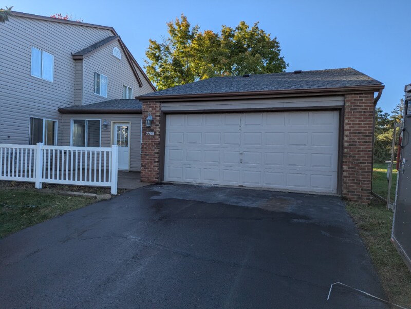 7708 157th St W in Apple Valley, MN - Building Photo