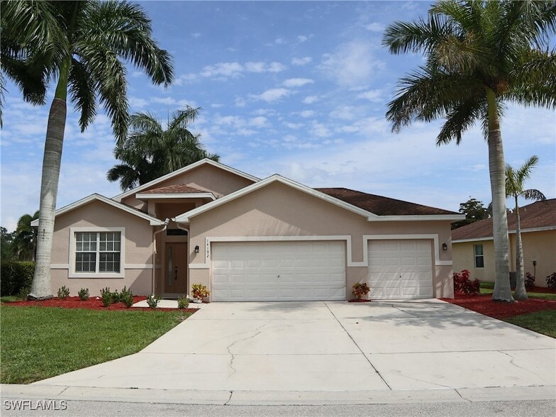 14192 Danpark Loop in Ft. Myers, FL - Building Photo