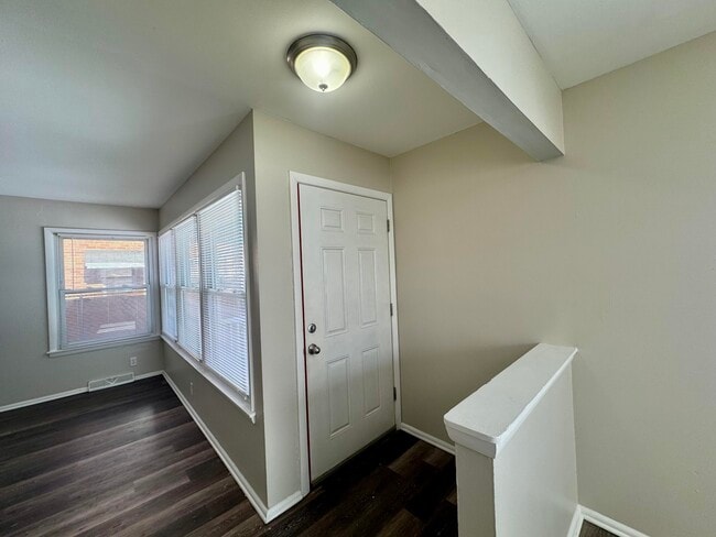 5747 N 93rd St in Milwaukee, WI - Building Photo - Building Photo