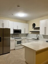 4405 SW 160th Ave, Unit 102 in Miramar, FL - Building Photo - Building Photo