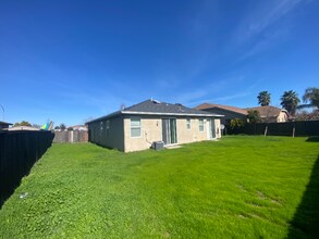 3338 Megan Way in Live Oak, CA - Building Photo - Building Photo