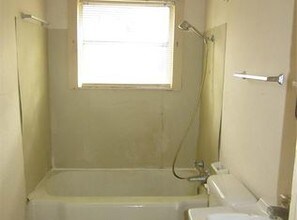 115 W Hart Ave-Unit -115 in Pasadena, TX - Building Photo - Building Photo