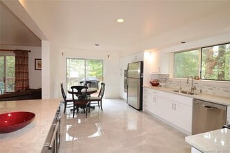 511 Scofieldtown Rd in Stamford, CT - Building Photo - Building Photo