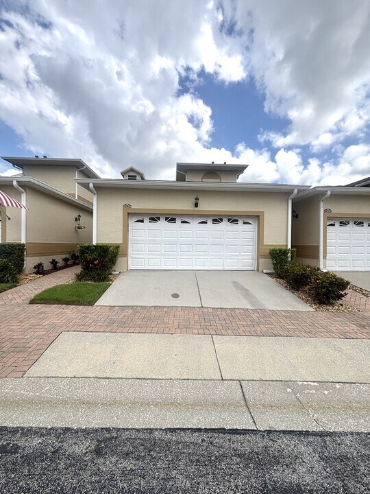 13220 Fountainbleau Dr in Clermont, FL - Building Photo