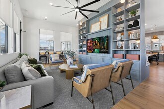 The Village at Mayfair in New Braunfels, TX - Foto de edificio - Building Photo