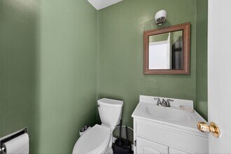 221 Dodge Ave in Evanston, IL - Foto de edificio - Building Photo