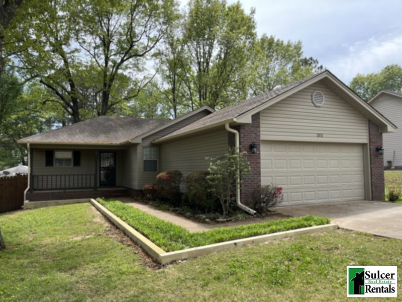 3913 Sunset Dr in Jonesboro, AR - Building Photo