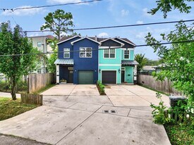 3911 Kennon St in Houston, TX - Building Photo