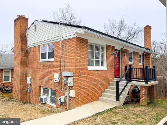 4706 Deanwood Dr in Capitol Heights, MD - Building Photo - Building Photo