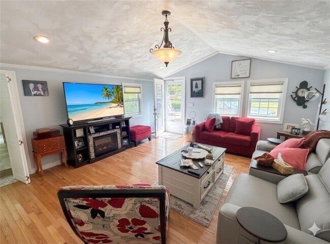 property at 36 Pettaquamscutt Lake Rd