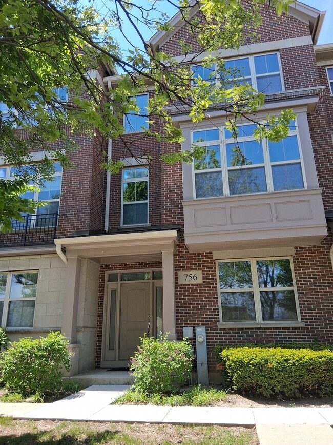 property at 756 N Aspen Dr