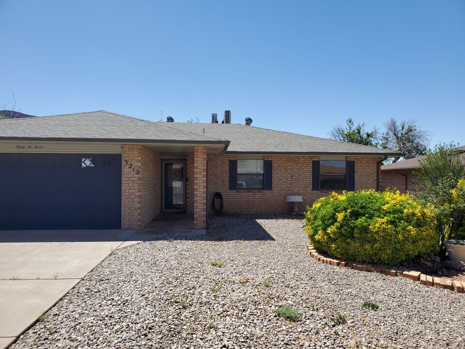 3212 Cherokee Trail in Alamogordo, NM - Building Photo