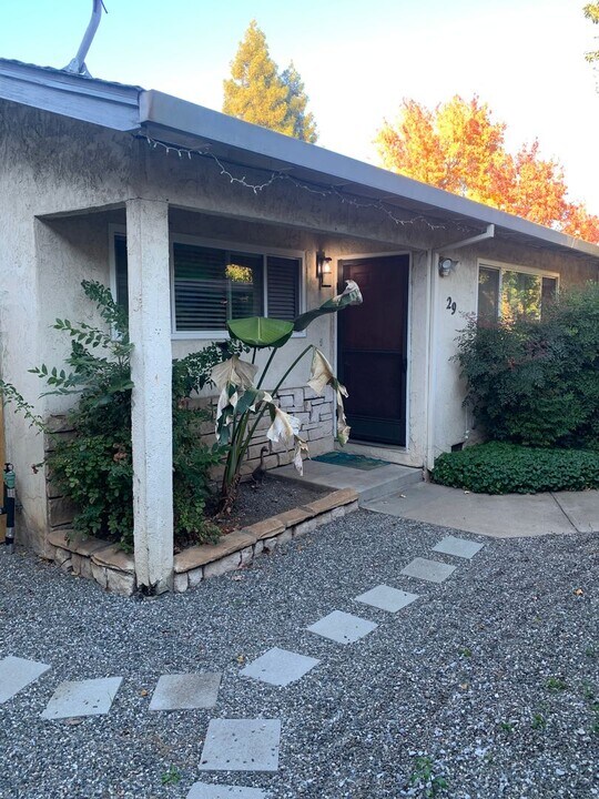 29-29 Santos Way in Chico, CA - Building Photo