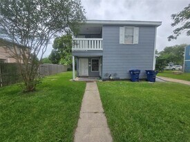 1133 5th Ave N in Texas City, TX - Building Photo