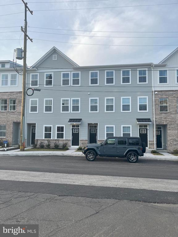 8 E Front St in Bridgeport, PA - Building Photo - Building Photo